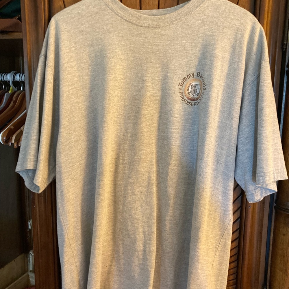Tommy Bahama never worn soft tee size medium